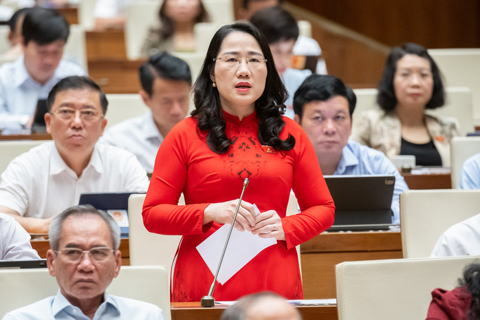Đại biểu QH: Mức giảm trừ gia cảnh quá lạc hậu, người dân thắt lưng buộc bụng vẫn phải nộp thuế- Ảnh 1. Đại biểu QH: Mức giảm trừ gia cảnh quá lạc hậu, người dân thắt lưng buộc bụng vẫn phải nộp thuế- Ảnh 1.
