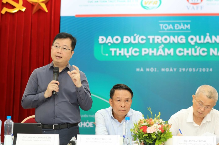 Người nổi tiếng phải chịu trách nhiệm khi quảng cáo thực phẩm chức năng- Ảnh 2. Người nổi tiếng phải chịu trách nhiệm khi quảng cáo thực phẩm chức năng- Ảnh 2.