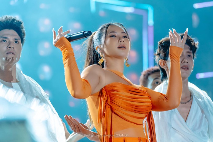 Công an TP Thủ Đức đang xác minh đơn tố giác của ca sĩ Hương Tràm- Ảnh 1. Công an TP Thủ Đức đang xác minh đơn tố giác của ca sĩ Hương Tràm- Ảnh 1.