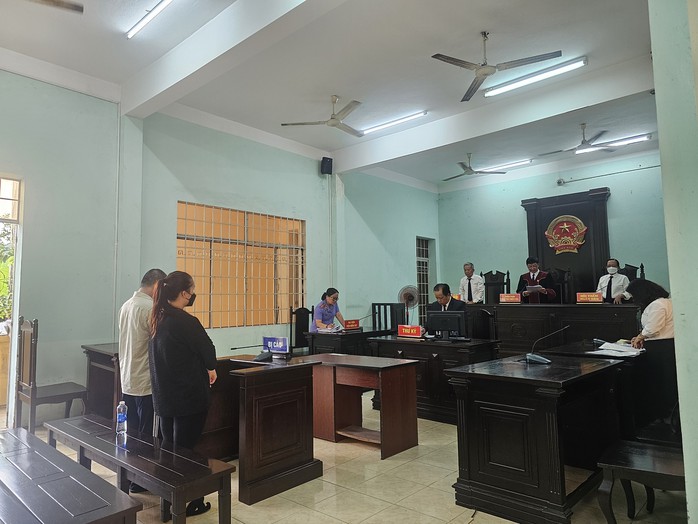 Ngã ngũ vụ án nghi ép bé 3 tuổi hút ma túy ở TP HCM- Ảnh 1. Ngã ngũ vụ án nghi ép bé 3 tuổi hút ma túy ở TP HCM- Ảnh 1.