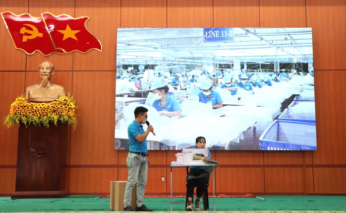 71 suất quà hỗ trợ đoàn viên, công nhân khó khăn tại Duy Xuyên- Ảnh 9.