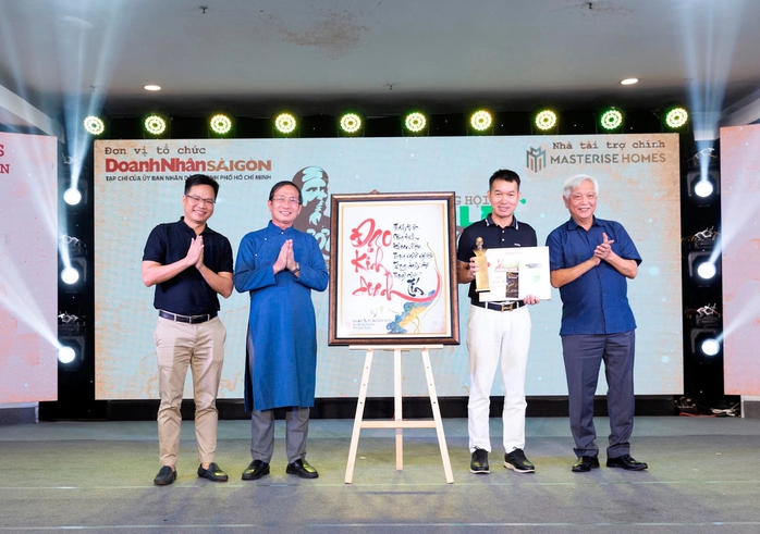 Giải golf Lương Văn Can 2024: Kỳ tích Hole-in-One và ấn tượng "Đêm thương hội"- Ảnh 7. Giải golf Lương Văn Can 2024: Kỳ tích Hole-in-One và ấn tượng "Đêm thương hội"- Ảnh 7.