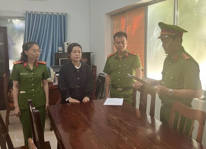 Bắt nữ giám đốc công ty chuyển phát nhanh lừa đảo hơn 10 tỉ đồng- Ảnh 1. Bắt nữ giám đốc công ty chuyển phát nhanh lừa đảo hơn 10 tỉ đồng- Ảnh 1.