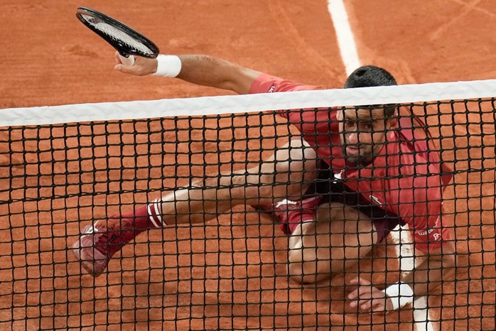 Roland Garros 2024: Tay vợt chủ nhà bị loại, khán giả phản ứng quá khích- Ảnh 3. Roland Garros 2024: Tay vợt chủ nhà bị loại, khán giả phản ứng quá khích- Ảnh 3.