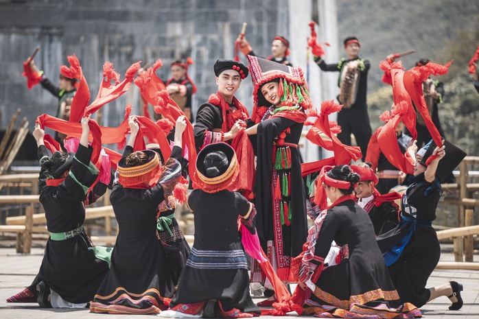 Tìm cách thúc đẩy phát triển công nghiệp văn hoá Việt Nam (*): Lấy văn hóa bản địa làm cốt lõi- Ảnh 2. Tìm cách thúc đẩy phát triển công nghiệp văn hoá Việt Nam (*): Lấy văn hóa bản địa làm cốt lõi- Ảnh 2.