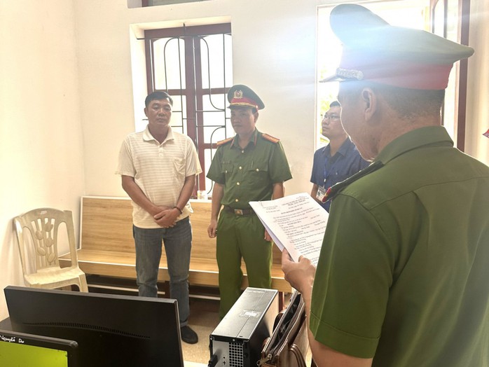 “Nổ” quen nhiều lãnh đạo tỉnh, huyện để kêu gọi đầu tư- Ảnh 1. “Nổ” quen nhiều lãnh đạo tỉnh, huyện để kêu gọi đầu tư- Ảnh 1.