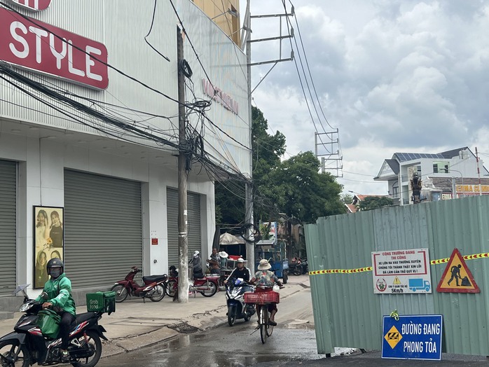 Đoạn đường qua cống đường Thích Quảng Đức đã được thông xe- Ảnh 2. Đoạn đường qua cống đường Thích Quảng Đức đã được thông xe- Ảnh 2.