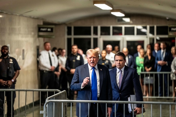 Cựu Tổng thống Mỹ Donald Trump phát biểu với truyền thông ngay sau phiên tòa ở TP New York hôm 30-5 Ảnh: REUTERS Cựu Tổng thống Mỹ Donald Trump phát biểu với truyền thông ngay sau phiên tòa ở TP New York hôm 30-5 Ảnh: REUTERS