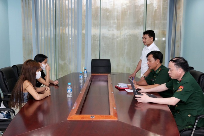 Giải cứu 2 cô gái sau nhiều năm bị bán ra nước ngoài khi vừa học hết lớp 7- Ảnh 1. Giải cứu 2 cô gái sau nhiều năm bị bán ra nước ngoài khi vừa học hết lớp 7- Ảnh 1.
