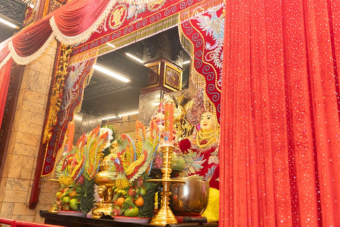 Dùng 9 loại hoa thơm để tắm Bà Chúa xứ Núi Sam- Ảnh 17. Dùng 9 loại hoa thơm để tắm Bà Chúa xứ Núi Sam- Ảnh 17.