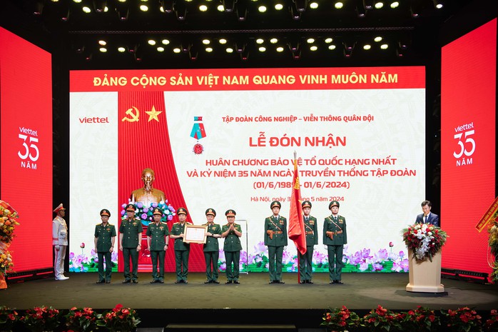 Từ dãy nhà cấp 4, 1 xe u-oát, Viettel hiện có giá trị thương hiệu gần 9 tỉ USD- Ảnh 1. Từ dãy nhà cấp 4, 1 xe u-oát, Viettel hiện có giá trị thương hiệu gần 9 tỉ USD- Ảnh 1.