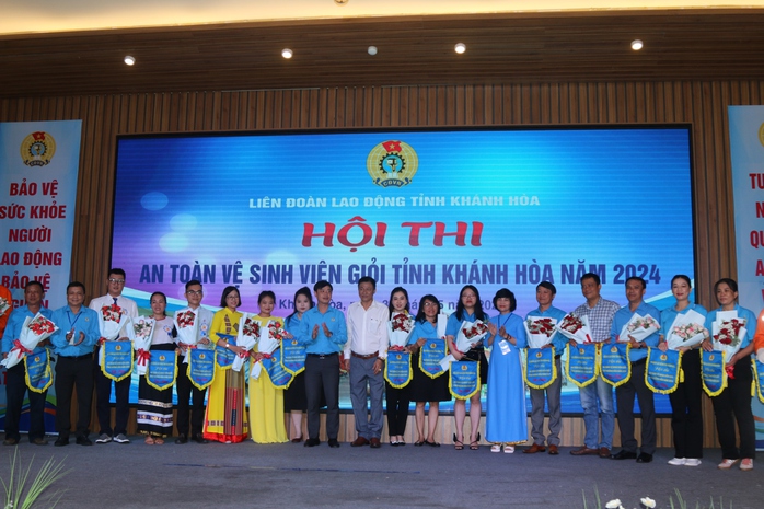 Sôi nổi Hội thi an toàn vệ sinh viên giỏi tỉnh Khánh Hoà- Ảnh 1. Sôi nổi Hội thi an toàn vệ sinh viên giỏi tỉnh Khánh Hoà- Ảnh 1.