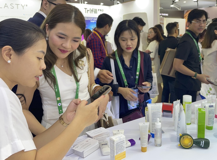 Xu hướng thẩm mỹ, làm đẹp tự nhiên đang lên ngôi- Ảnh 3. Xu hướng thẩm mỹ, làm đẹp tự nhiên đang lên ngôi- Ảnh 3.