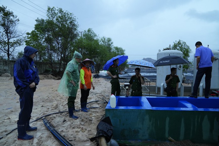 Phát hiện đường ống "lạ" xả thải ra suối Giao Kèo- Ảnh 1. Phát hiện đường ống "lạ" xả thải ra suối Giao Kèo- Ảnh 1.