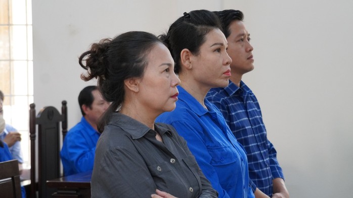 Điều tra bổ sung vụ nữ đại gia Lâm Thị Thu Trà cho vay lãi nặng hàng trăm tỉ đồng- Ảnh 2. Điều tra bổ sung vụ nữ đại gia Lâm Thị Thu Trà cho vay lãi nặng hàng trăm tỉ đồng- Ảnh 2.