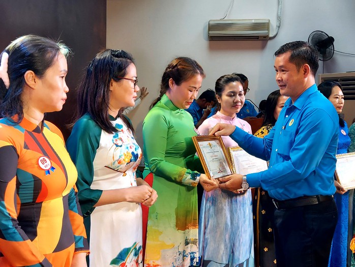 CNVC-LĐ quận Tân Bình, TP HCM: Đề xuất thực hiện 7.609 giải pháp, sáng kiến hữu ích- Ảnh 1. CNVC-LĐ quận Tân Bình, TP HCM: Đề xuất thực hiện 7.609 giải pháp, sáng kiến hữu ích- Ảnh 1.