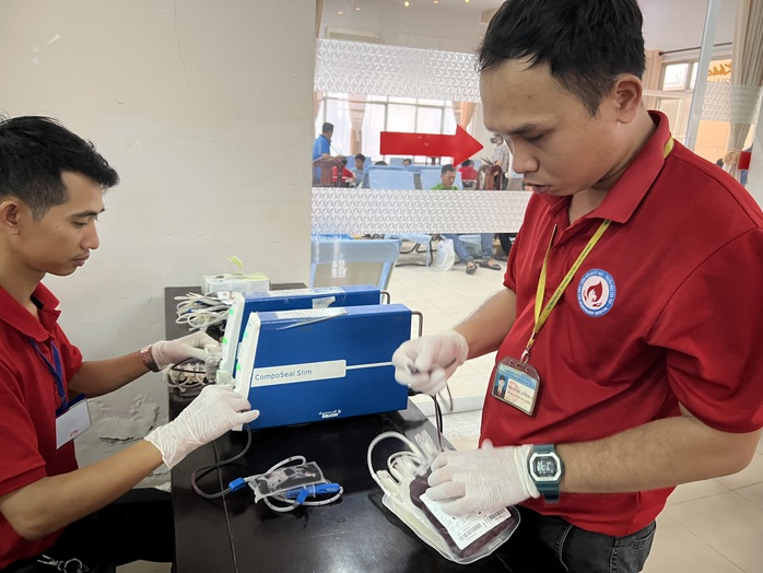 Hơn 1.000 người làm một việc ý nghĩa ở Cần Thơ- Ảnh 8. Hơn 1.000 người làm một việc ý nghĩa ở Cần Thơ- Ảnh 8.