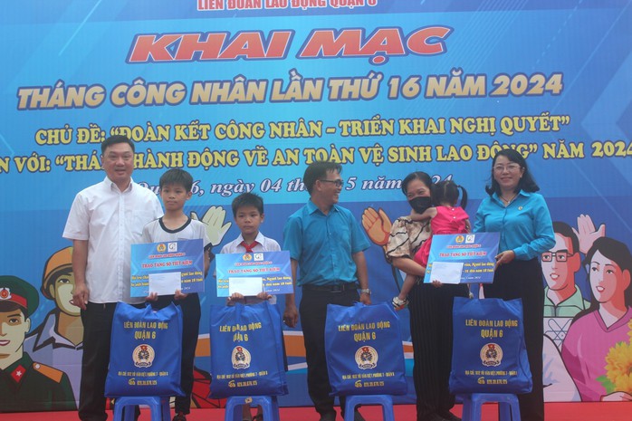 Nhiều hoạt động ý nghĩa trong Tháng Công nhân- Ảnh 6.
Nhiều hoạt động ý nghĩa trong Tháng Công nhân- Ảnh 6.
