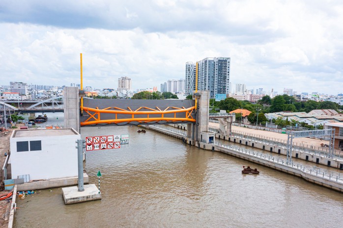 Toàn bộ dự án chống ngập 10.000 tỉ đồng đã hoàn thành khoảng 95% khối lượng nhưng vẫn chưa biết khi nào đưa vào sử dụng Toàn bộ dự án chống ngập 10.000 tỉ đồng đã hoàn thành khoảng 95% khối lượng nhưng vẫn chưa biết khi nào đưa vào sử dụng