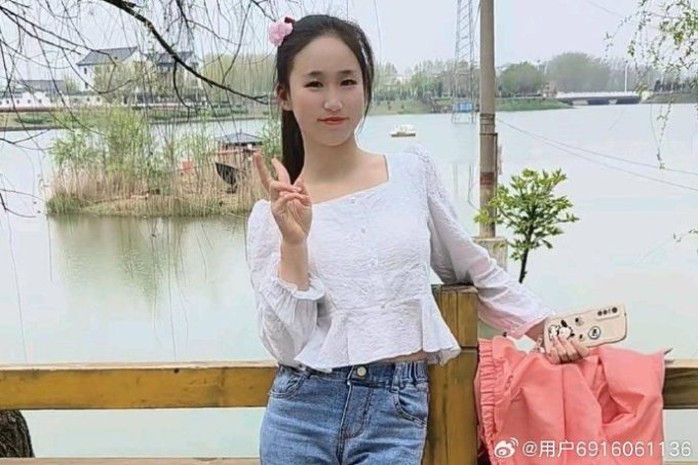 Nữ nghệ sĩ xiếc tử nạn trên sân khấu- Ảnh 2. Nữ nghệ sĩ xiếc tử nạn trên sân khấu- Ảnh 2.
