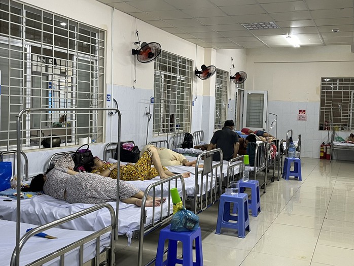Hơn 500 người ngộ độc ở Đồng Nai: Chủ tiệm bánh mì nói gì?- Ảnh 3. Hơn 500 người ngộ độc ở Đồng Nai: Chủ tiệm bánh mì nói gì?- Ảnh 3.