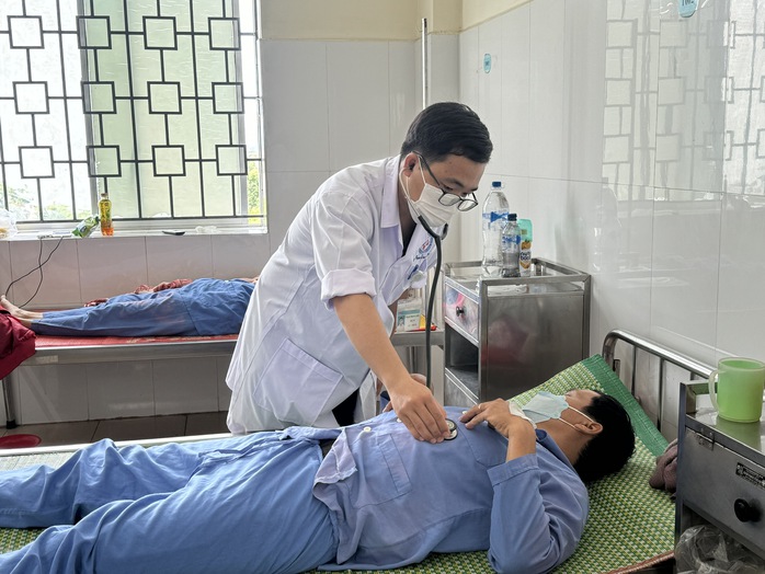 Ăn cá nóc, 5 người trong gia đình ngộ độc nặng- Ảnh 1. Ăn cá nóc, 5 người trong gia đình ngộ độc nặng- Ảnh 1.