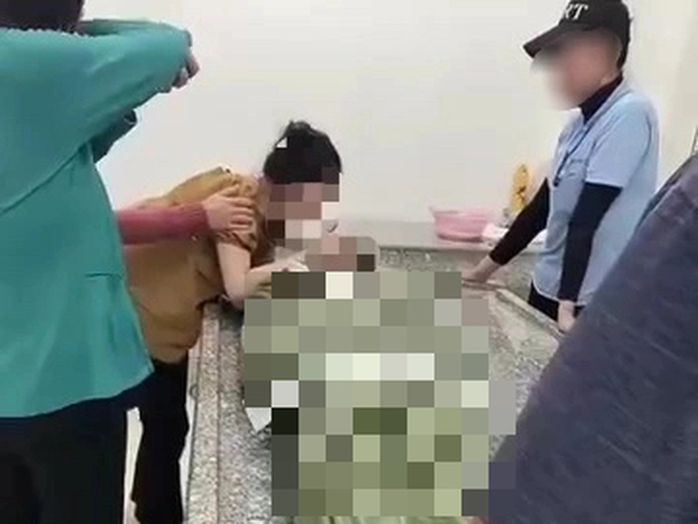 Vụ nam công nhân chết trong công ty: Do đồng nghiệp tự ý lái xe nâng, xe mất phanh- Ảnh 1. Vụ nam công nhân chết trong công ty: Do đồng nghiệp tự ý lái xe nâng, xe mất phanh- Ảnh 1.