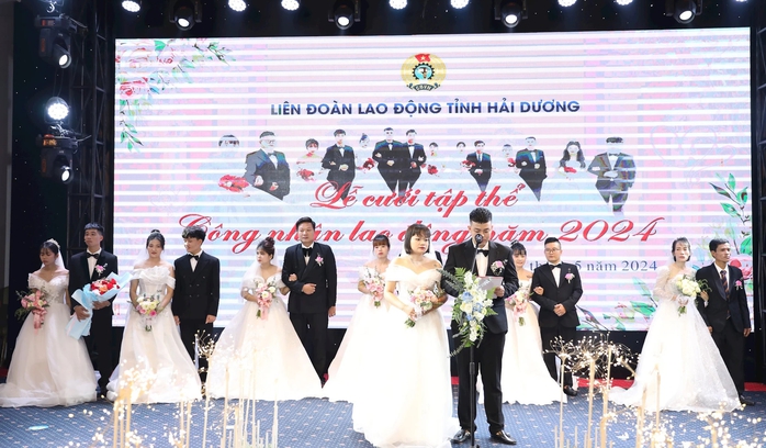 Lần đầu tiên tổ chức đám cưới tập thể cho công nhân Hải Dương- Ảnh 3. Lần đầu tiên tổ chức đám cưới tập thể cho công nhân Hải Dương- Ảnh 3.
