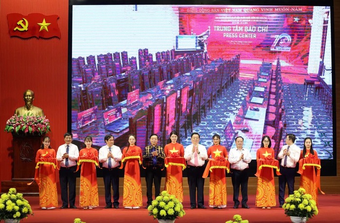 Khai trương Trung tâm báo chí Kỷ niệm 70 năm chiến thắng Điện Biên Phủ- Ảnh 1. Khai trương Trung tâm báo chí Kỷ niệm 70 năm chiến thắng Điện Biên Phủ- Ảnh 1.