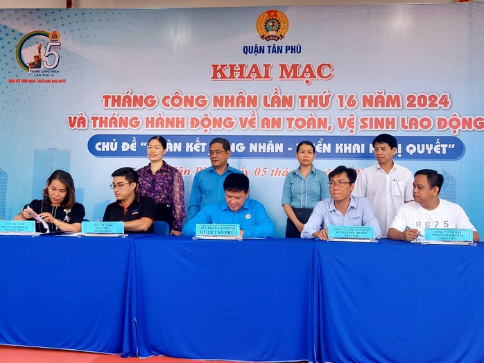 Đa dạng hình thức chăm lo cho đoàn viên, CNVC-LĐ trong Tháng Công nhân- Ảnh 4. Đa dạng hình thức chăm lo cho đoàn viên, CNVC-LĐ trong Tháng Công nhân- Ảnh 4.