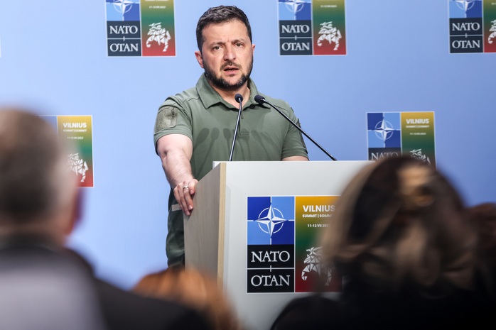 Tổng thống Ukraine Volodymyr Zelensky tại một cuộc họp báo ở Vilnius, Lithuania. Ảnh: NurPhoto Tổng thống Ukraine Volodymyr Zelensky tại một cuộc họp báo ở Vilnius, Lithuania. Ảnh: NurPhoto
