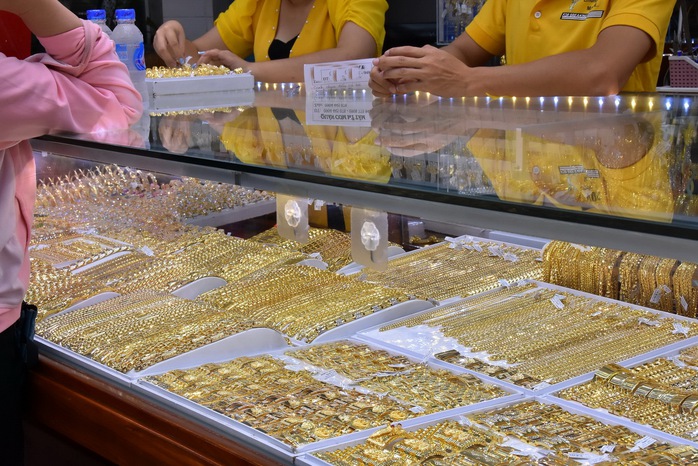 Giá vàng SJC lại lên đỉnh sau phiên đấu thầu thứ 5, tiếp tục trúng thầu 3.400 lượng- Ảnh 1. Giá vàng SJC lại lên đỉnh sau phiên đấu thầu thứ 5, tiếp tục trúng thầu 3.400 lượng- Ảnh 1.