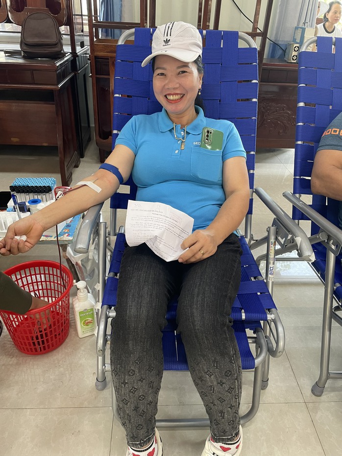 Đoàn viên, lao động Duy Xuyên tươi cười hiến máu cứu người- Ảnh 1.