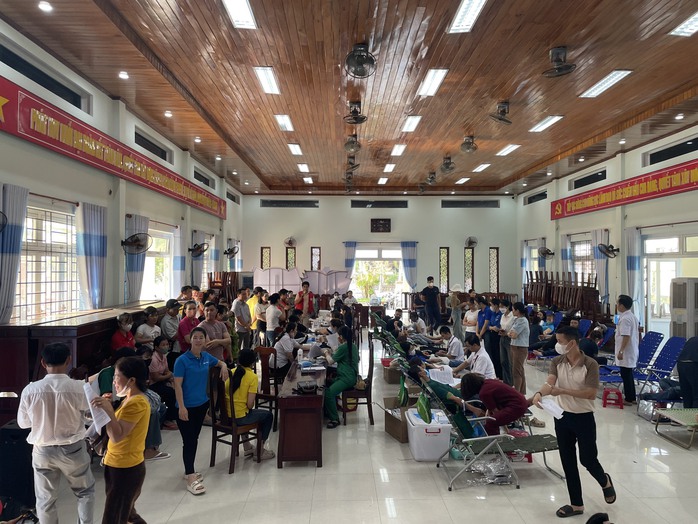 Đoàn viên, lao động Duy Xuyên tươi cười hiến máu cứu người- Ảnh 3.