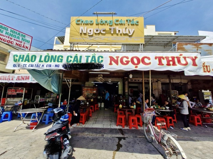 Quán cháo lòng nổi tiếng ở miền Tây bị buộc tạm dừng hoạt động- Ảnh 1. Quán cháo lòng nổi tiếng ở miền Tây bị buộc tạm dừng hoạt động- Ảnh 1.