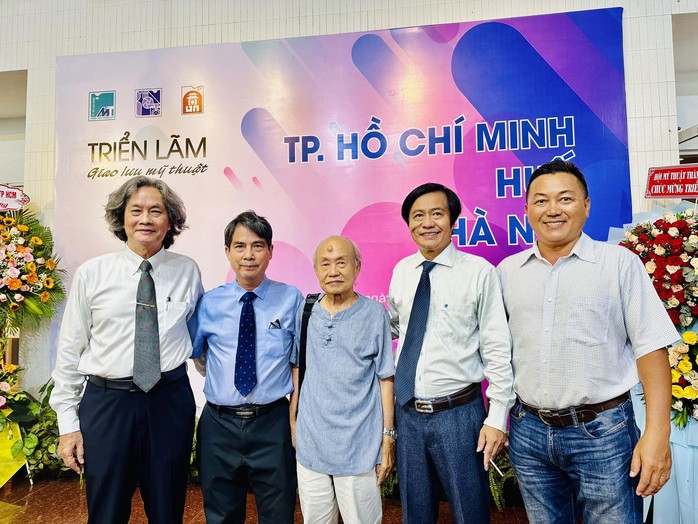 Cảm xúc dạt dào với triển lãm giao lưu mỹ thuật TP HCM - Huế - Hà Nội- Ảnh 5. Cảm xúc dạt dào với triển lãm giao lưu mỹ thuật TP HCM - Huế - Hà Nội- Ảnh 5.
