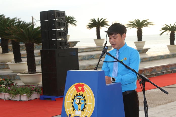 Khánh Hoà chào cờ tháng 5 và phát động Tháng Công nhân năm 2024
- Ảnh 5. Khánh Hoà chào cờ tháng 5 và phát động Tháng Công nhân năm 2024
- Ảnh 5.