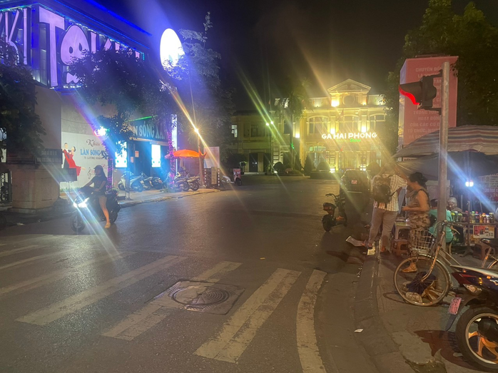 Giành khách tại ga tàu hỏa, tài xế xe công nghệ đâm tài xế xe ôm tử vong- Ảnh 1. Giành khách tại ga tàu hỏa, tài xế xe công nghệ đâm tài xế xe ôm tử vong- Ảnh 1.