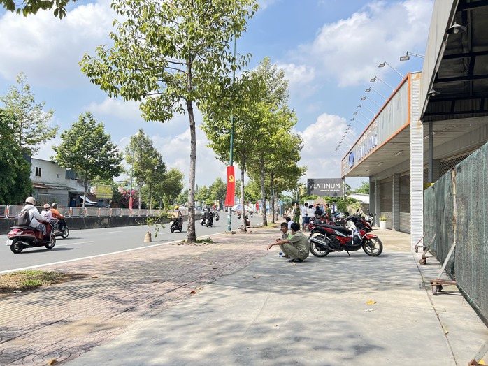Điều tra vụ người đàn ông tử vong ở đường Phạm Văn Đồng- Ảnh 1. Điều tra vụ người đàn ông tử vong ở đường Phạm Văn Đồng- Ảnh 1.