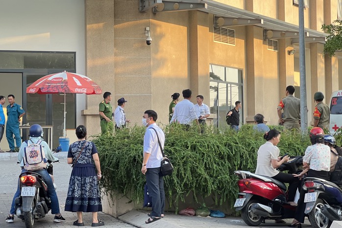 Một người tử vong tại tầng 3 chung cư ở TP Thủ Đức- Ảnh 1. Một người tử vong tại tầng 3 chung cư ở TP Thủ Đức- Ảnh 1.