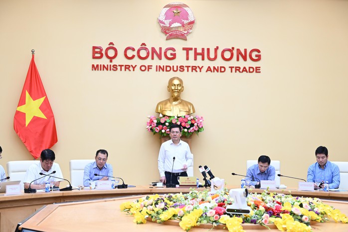 Bộ trưởng Nguyễn Hồng Diên: Đảm bảo an toàn trong thi công đường dây 500kV mạch 3- Ảnh 1. Bộ trưởng Nguyễn Hồng Diên: Đảm bảo an toàn trong thi công đường dây 500kV mạch 3- Ảnh 1.
