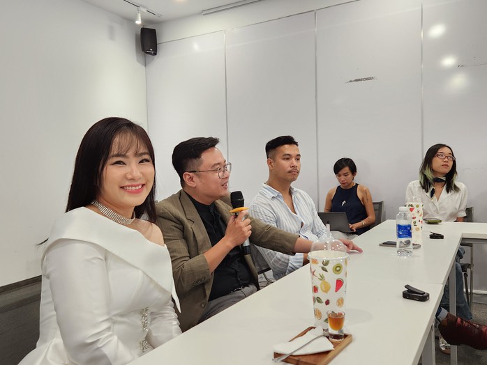 "Cô gái Trung Hoa" Lương Bích Hữu tiết lộ gây sốc- Ảnh 4. "Cô gái Trung Hoa" Lương Bích Hữu tiết lộ gây sốc- Ảnh 4.