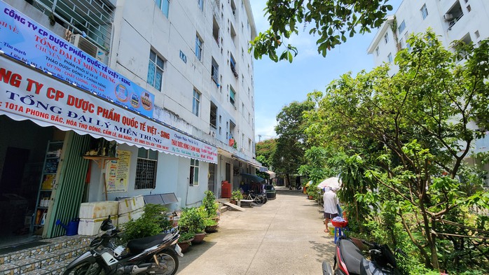 Một học sinh lớp 6 rơi lầu chung cư sau tin nhắn “con tự tử”- Ảnh 1. Một học sinh lớp 6 rơi lầu chung cư sau tin nhắn “con tự tử”- Ảnh 1.