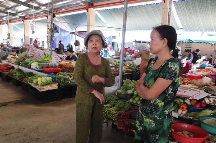 Tiểu thương chưa hài lòng chợ mới, Chủ tịch huyện Quế Sơn nói gì?- Ảnh 3. Tiểu thương chưa hài lòng chợ mới, Chủ tịch huyện Quế Sơn nói gì?- Ảnh 3.