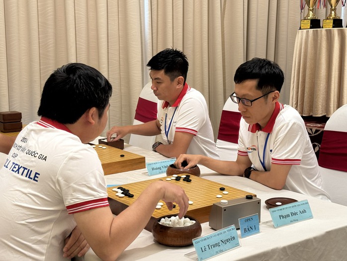 Hơn 100 kỳ thủ tham dự Giải Vô địch cờ vây quốc gia 2024- Ảnh 1. Hơn 100 kỳ thủ tham dự Giải Vô địch cờ vây quốc gia 2024- Ảnh 1.