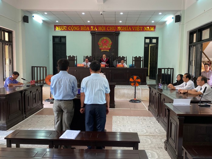 Lý do cựu giám đốc và kế toán trưởng CDC Thừa Thiên - Huế thoát án tù- Ảnh 2. Lý do cựu giám đốc và kế toán trưởng CDC Thừa Thiên - Huế thoát án tù- Ảnh 2.