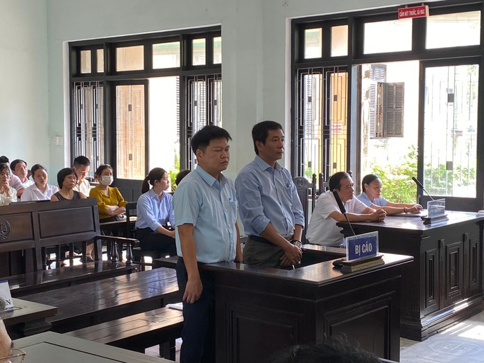 Lý do cựu giám đốc và kế toán trưởng CDC Thừa Thiên - Huế thoát án tù- Ảnh 1. Lý do cựu giám đốc và kế toán trưởng CDC Thừa Thiên - Huế thoát án tù- Ảnh 1.