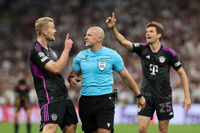Real Madrid loại Bayern vào chung kết Champions League, trọng tài xin lỗi- Ảnh 1. Real Madrid loại Bayern vào chung kết Champions League, trọng tài xin lỗi- Ảnh 1.