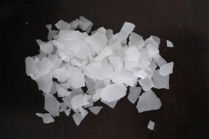 Nhầm tưởng là đường ăn, bé 5 tuổi nhập viện do nuốt xút ăn da- Ảnh 2. Nhầm tưởng là đường ăn, bé 5 tuổi nhập viện do nuốt xút ăn da- Ảnh 2.