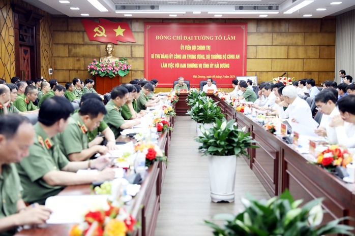 Bộ trưởng Bộ Công an Tô Lâm làm việc với Ban Thường vụ Tỉnh ủy Hải Dương- Ảnh 2. Bộ trưởng Bộ Công an Tô Lâm làm việc với Ban Thường vụ Tỉnh ủy Hải Dương- Ảnh 2.